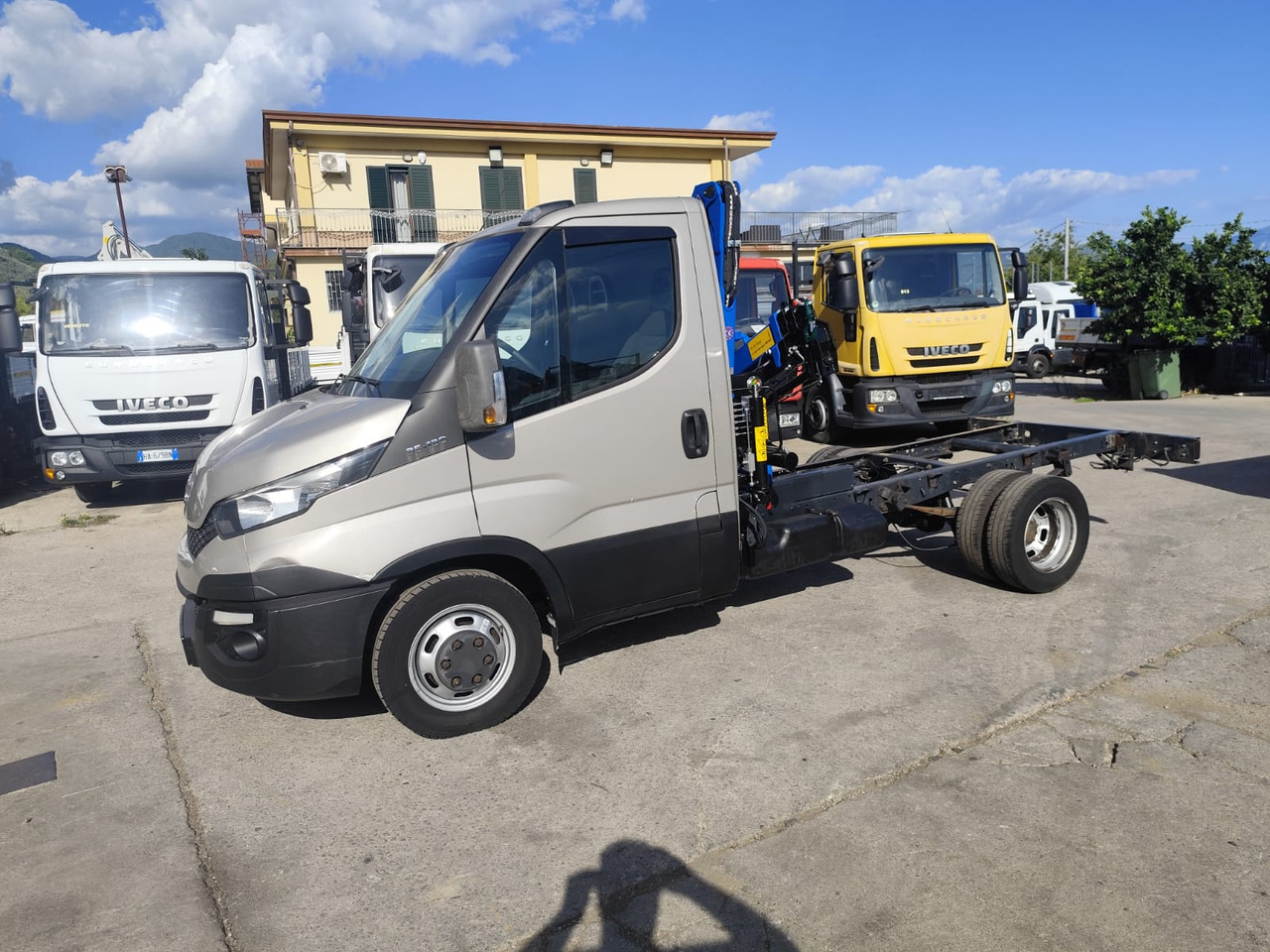 IVECO DAILY 35-130 - Tovornjak z dvigalom, Dostavno vozilo prekucnik: slika 3 IVECO DAILY 35-130 - Tovornjak z dvigalom, Dostavno vozilo prekucnik: slika 3