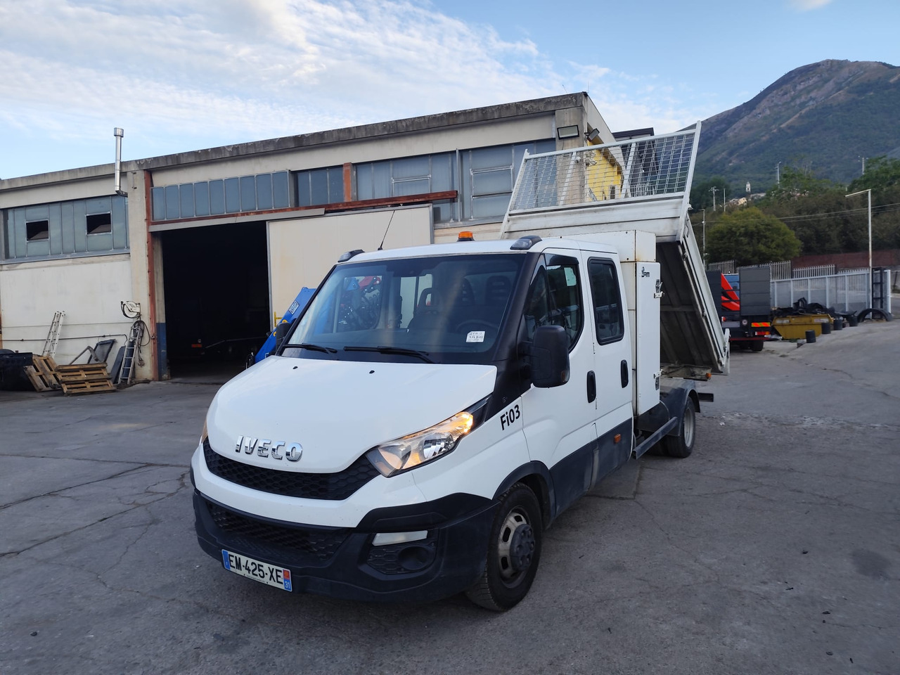 IVECO DAILY 35-140 - Dostavno vozilo prekucnik: slika 1 IVECO DAILY 35-140 - Dostavno vozilo prekucnik: slika 1
