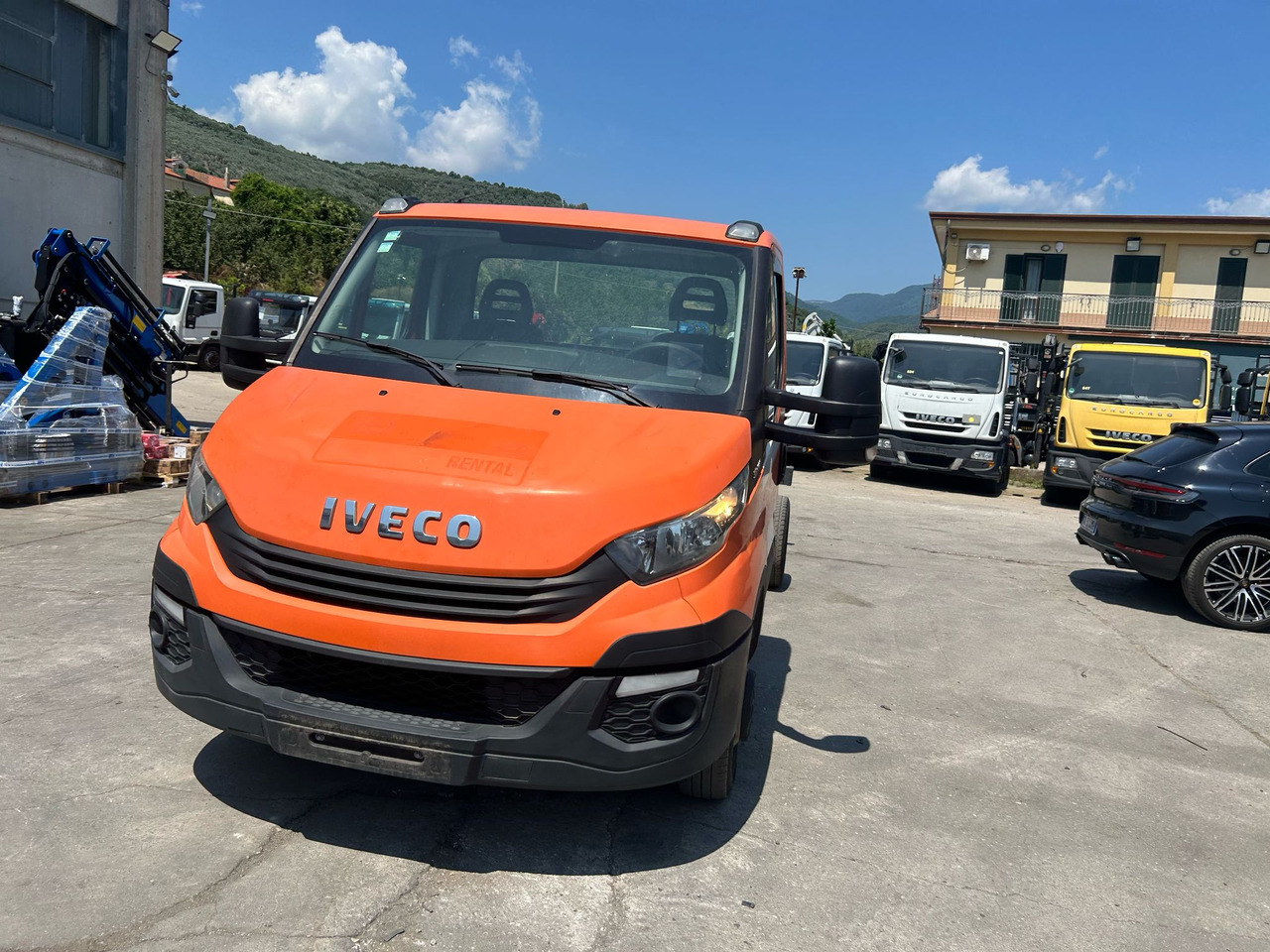 IVECO DAILY 35-140 - Dostavno vozilo s kesonom: slika 4 IVECO DAILY 35-140 - Dostavno vozilo s kesonom: slika 4