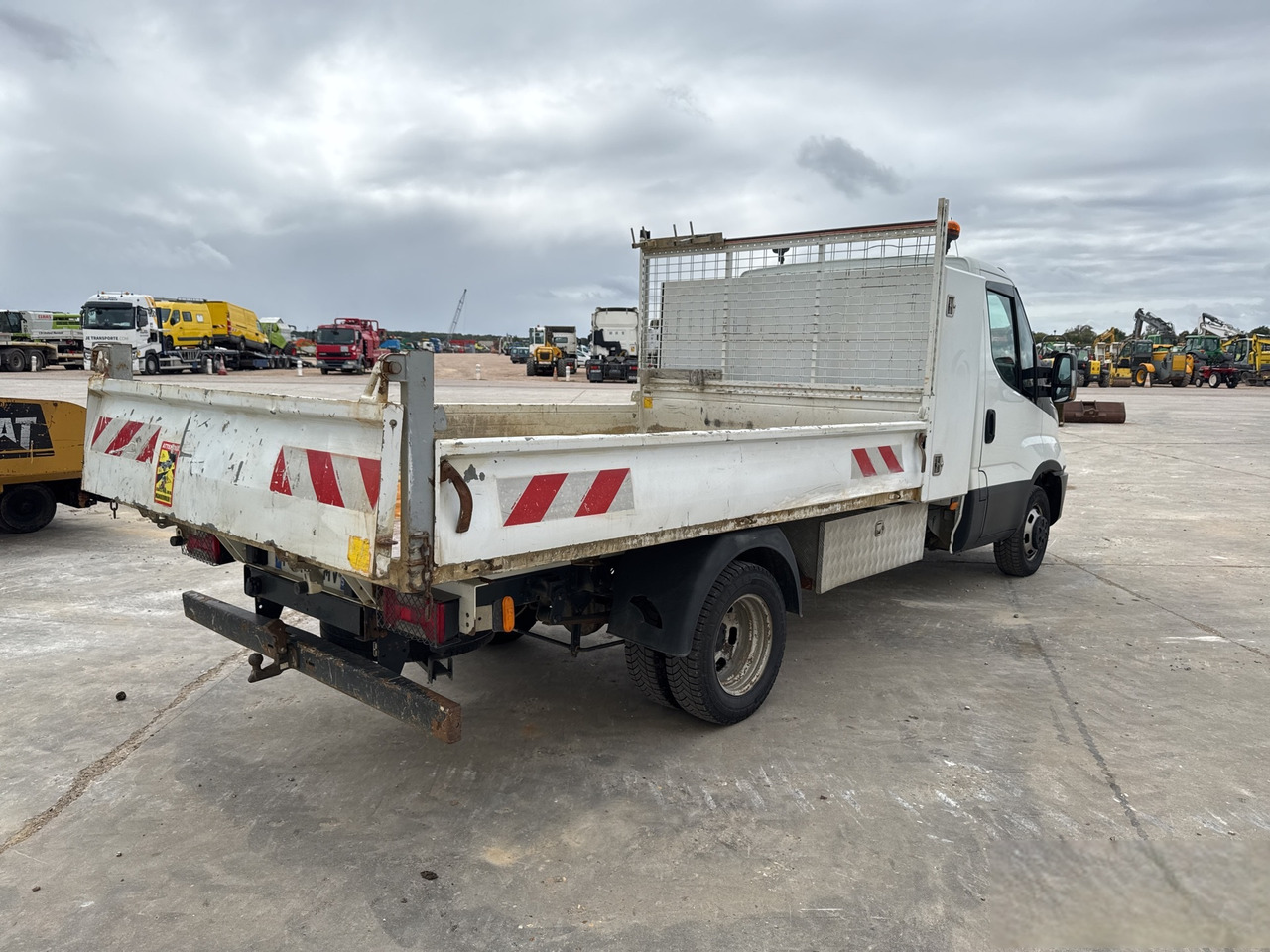 IVECO DAILY 35-150 - Dostavno vozilo prekucnik: slika 4 IVECO DAILY 35-150 - Dostavno vozilo prekucnik: slika 4