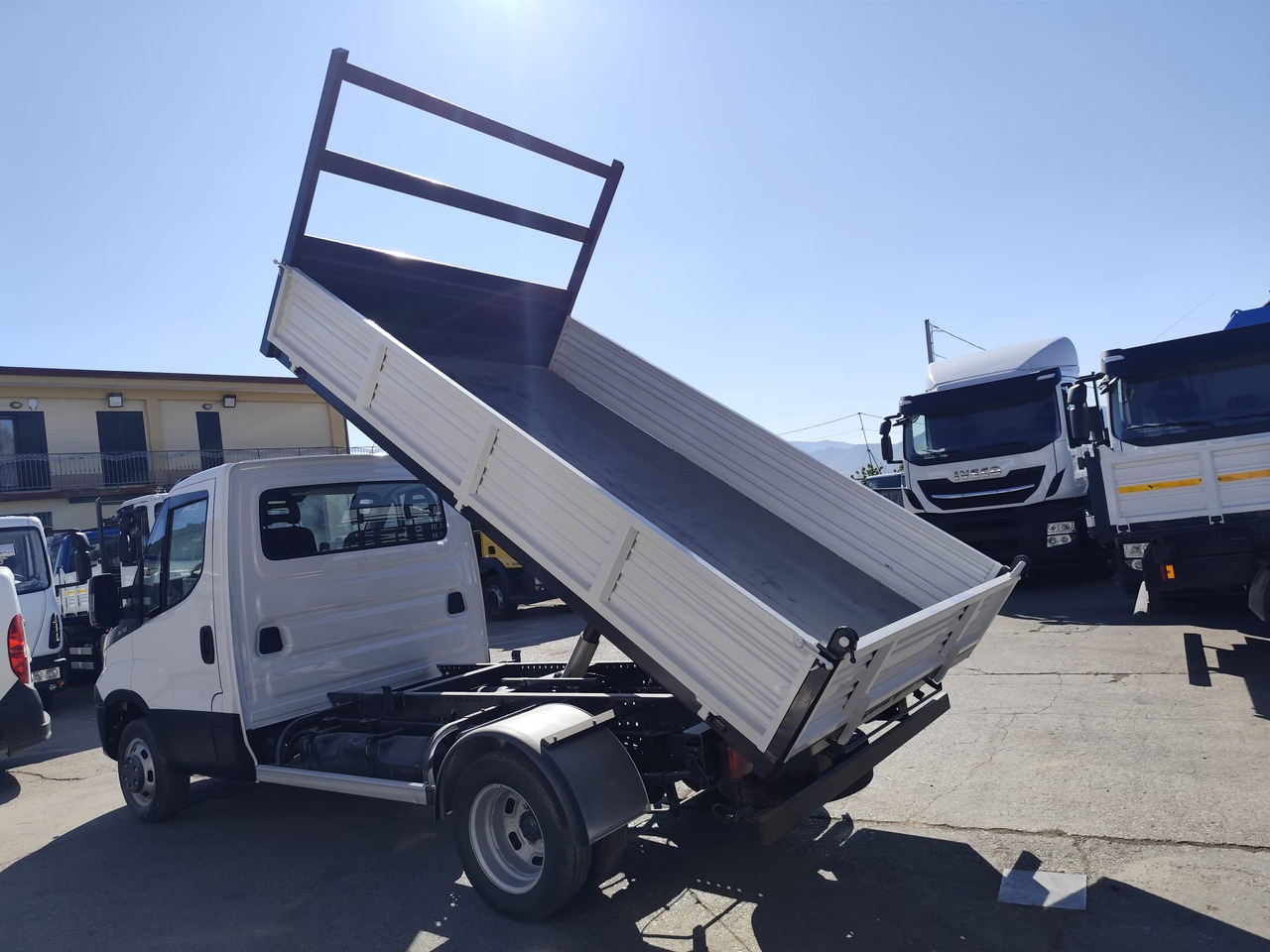IVECO DAILY 35C13 - Dostavno vozilo prekucnik: slika 4 IVECO DAILY 35C13 - Dostavno vozilo prekucnik: slika 4