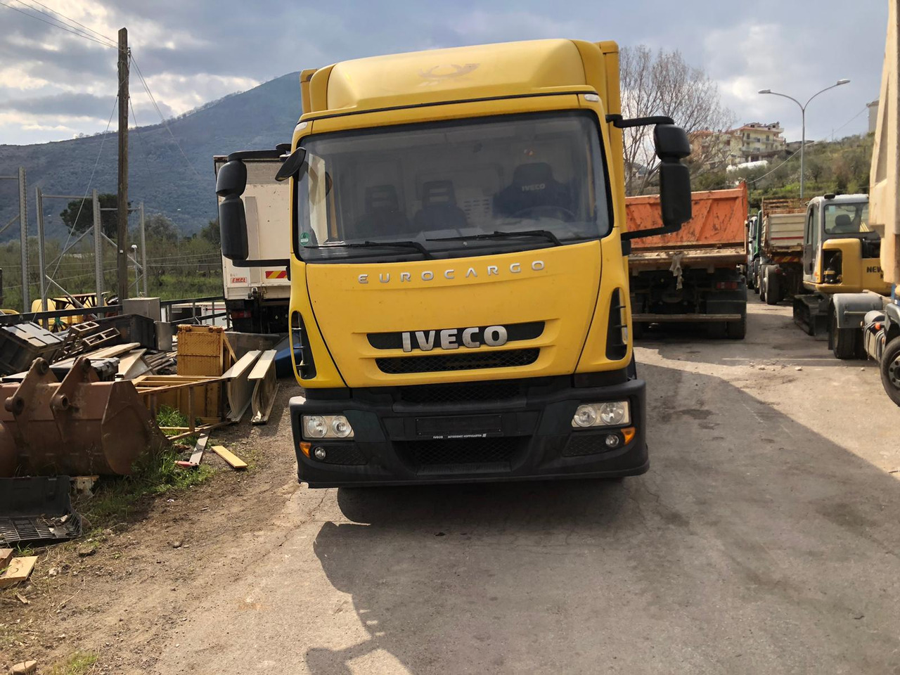 IVECO EUROCARGO 120E28P - Tovornjak-šasija: slika 2 IVECO EUROCARGO 120E28P - Tovornjak-šasija: slika 2