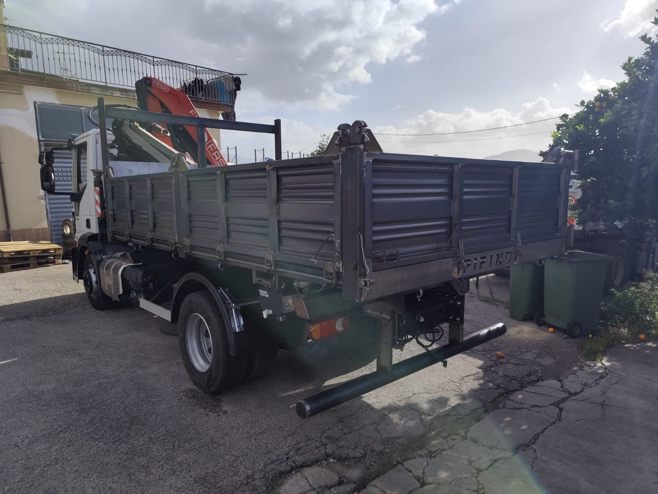 IVECO EUROCARGO 140-250 - Tovornjak z dvigalom: slika 4 IVECO EUROCARGO 140-250 - Tovornjak z dvigalom: slika 4