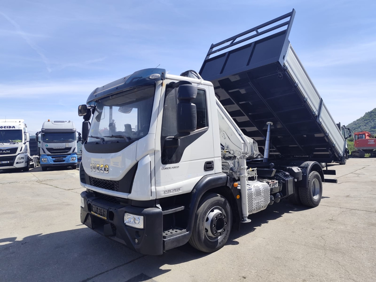 IVECO EUROCARGO 140-250 - Tovornjak z dvigalom: slika 1 IVECO EUROCARGO 140-250 - Tovornjak z dvigalom: slika 1