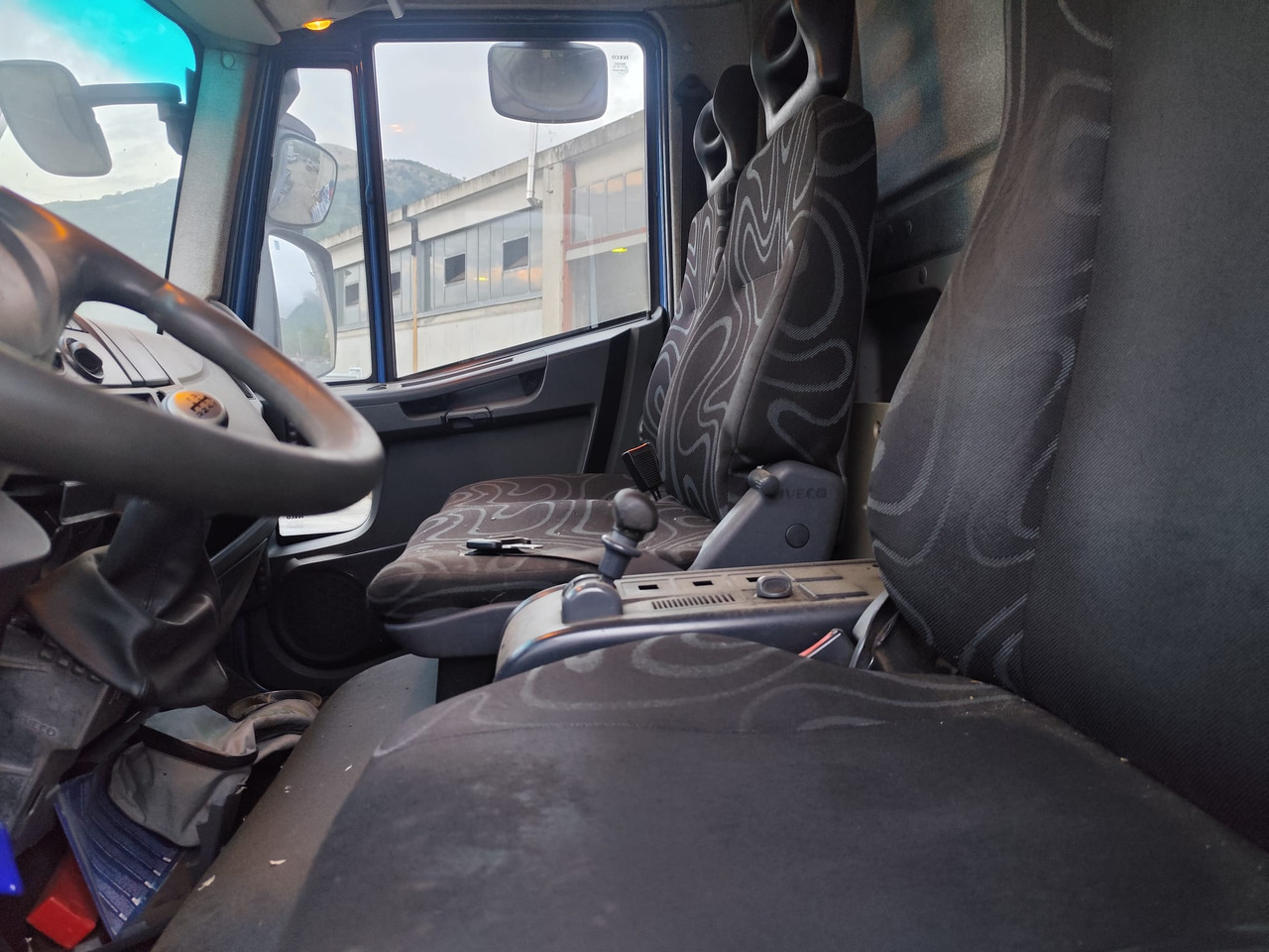 IVECO EUROCARGO 140E25 - Tovornjak prekucnik: slika 4 IVECO EUROCARGO 140E25 - Tovornjak prekucnik: slika 4
