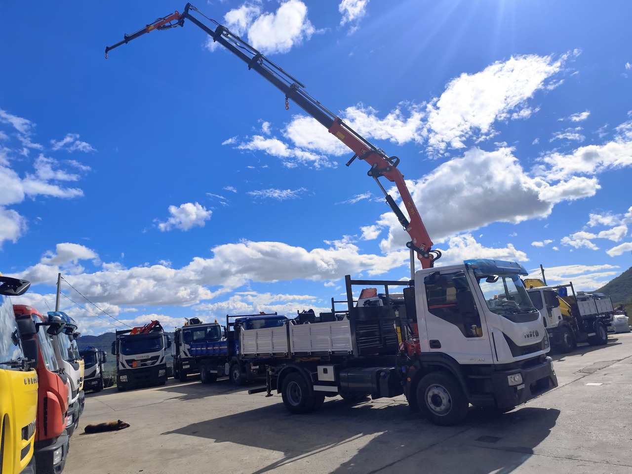 IVECO EUROCARGO 160-250 - Tovornjak z dvigalom, Tovornjak prekucnik: slika 1 IVECO EUROCARGO 160-250 - Tovornjak z dvigalom, Tovornjak prekucnik: slika 1