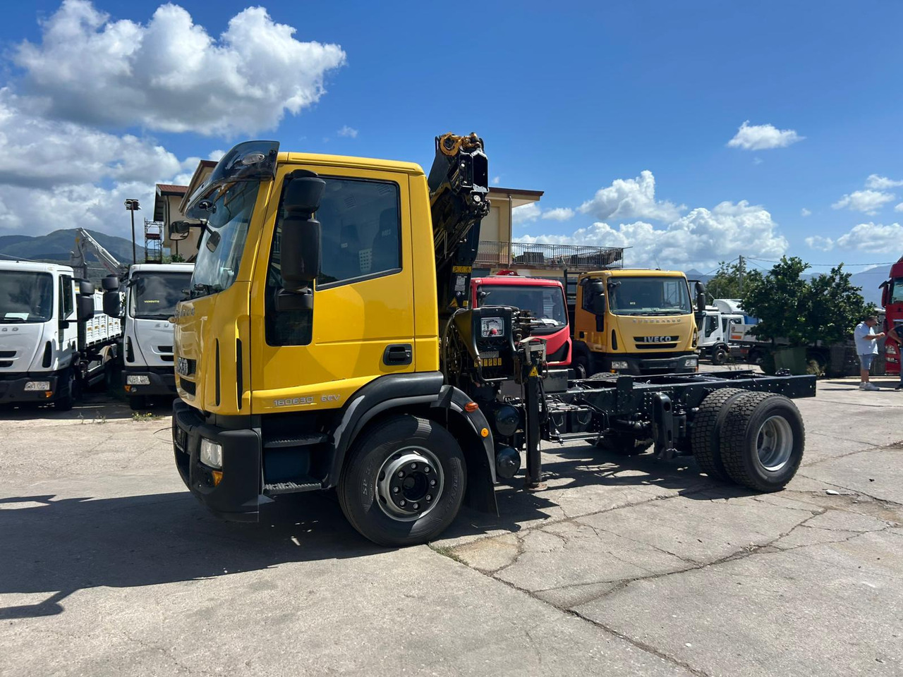 IVECO EUROCARGO 160E30 - Tovornjak z dvigalom: slika 5 IVECO EUROCARGO 160E30 - Tovornjak z dvigalom: slika 5
