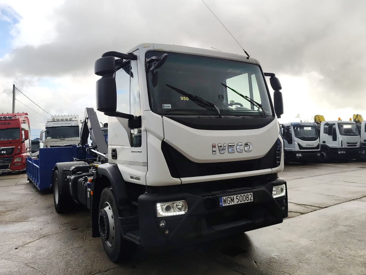 Kotalni prekucni tovornjak, Tovornjak z dvigalom IVECO EUROCARGO 180-250: slika 39 Kotalni prekucni tovornjak, Tovornjak z dvigalom IVECO EUROCARGO 180-250: slika 39