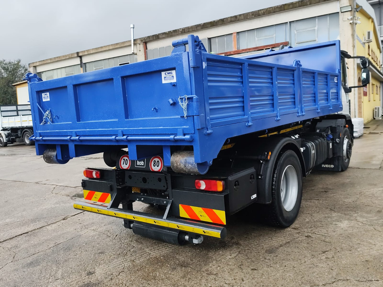 Kotalni prekucni tovornjak, Tovornjak z dvigalom IVECO EUROCARGO 180-250: slika 27 Kotalni prekucni tovornjak, Tovornjak z dvigalom IVECO EUROCARGO 180-250: slika 27