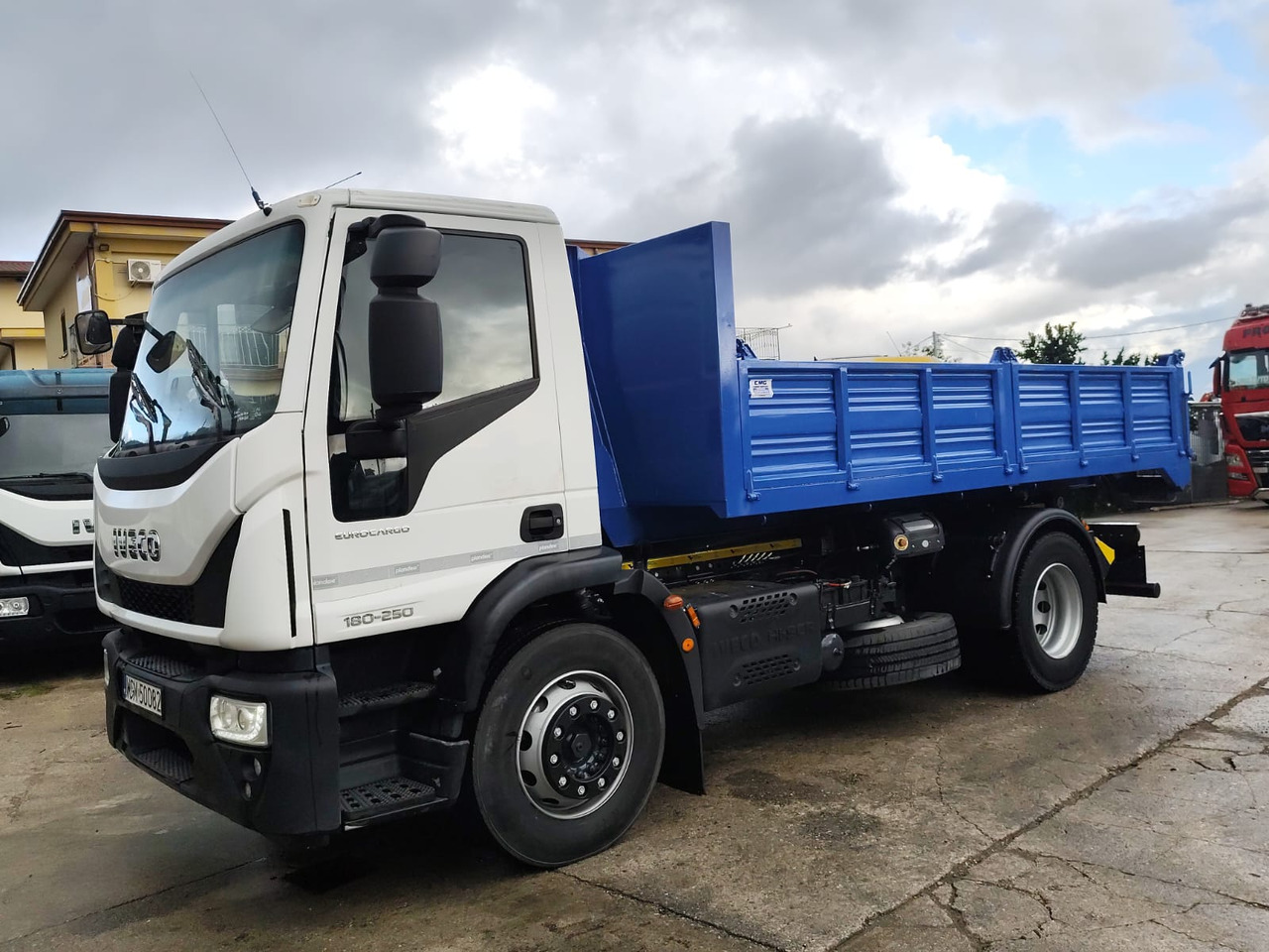 Kotalni prekucni tovornjak, Tovornjak z dvigalom IVECO EUROCARGO 180-250: slika 15 Kotalni prekucni tovornjak, Tovornjak z dvigalom IVECO EUROCARGO 180-250: slika 15