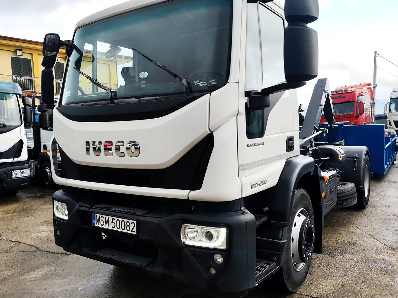 Kotalni prekucni tovornjak, Tovornjak z dvigalom IVECO EUROCARGO 180-250: slika 42 Kotalni prekucni tovornjak, Tovornjak z dvigalom IVECO EUROCARGO 180-250: slika 42