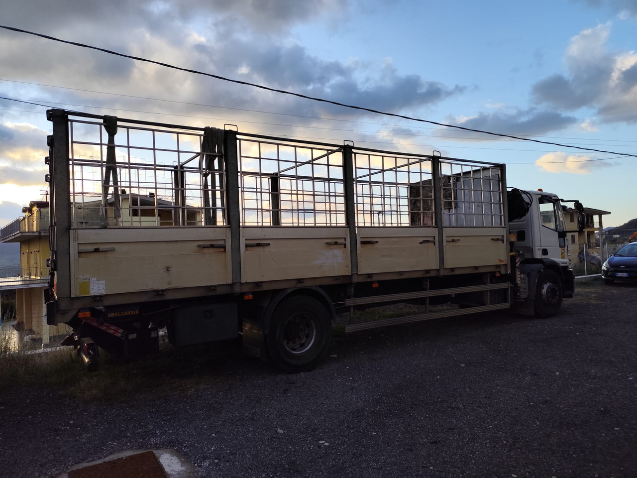 IVECO EUROCARGO 180E25 - Tovornjak z dvigalom, Tovornjak z dvigalom: slika 2 IVECO EUROCARGO 180E25 - Tovornjak z dvigalom, Tovornjak z dvigalom: slika 2