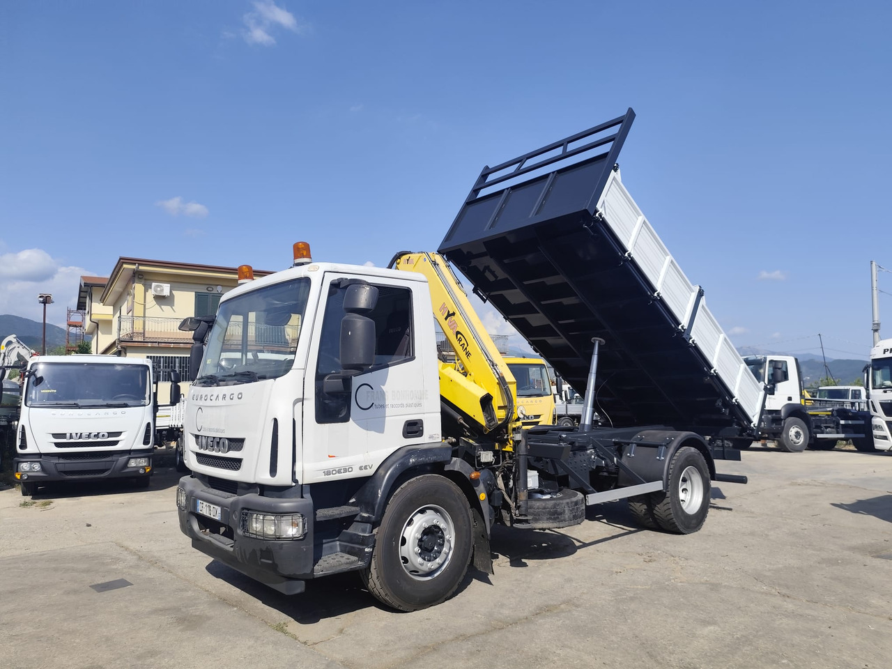 IVECO EUROCARGO 180E30 - Tovornjak prekucnik, Tovornjak z dvigalom: slika 2 IVECO EUROCARGO 180E30 - Tovornjak prekucnik, Tovornjak z dvigalom: slika 2