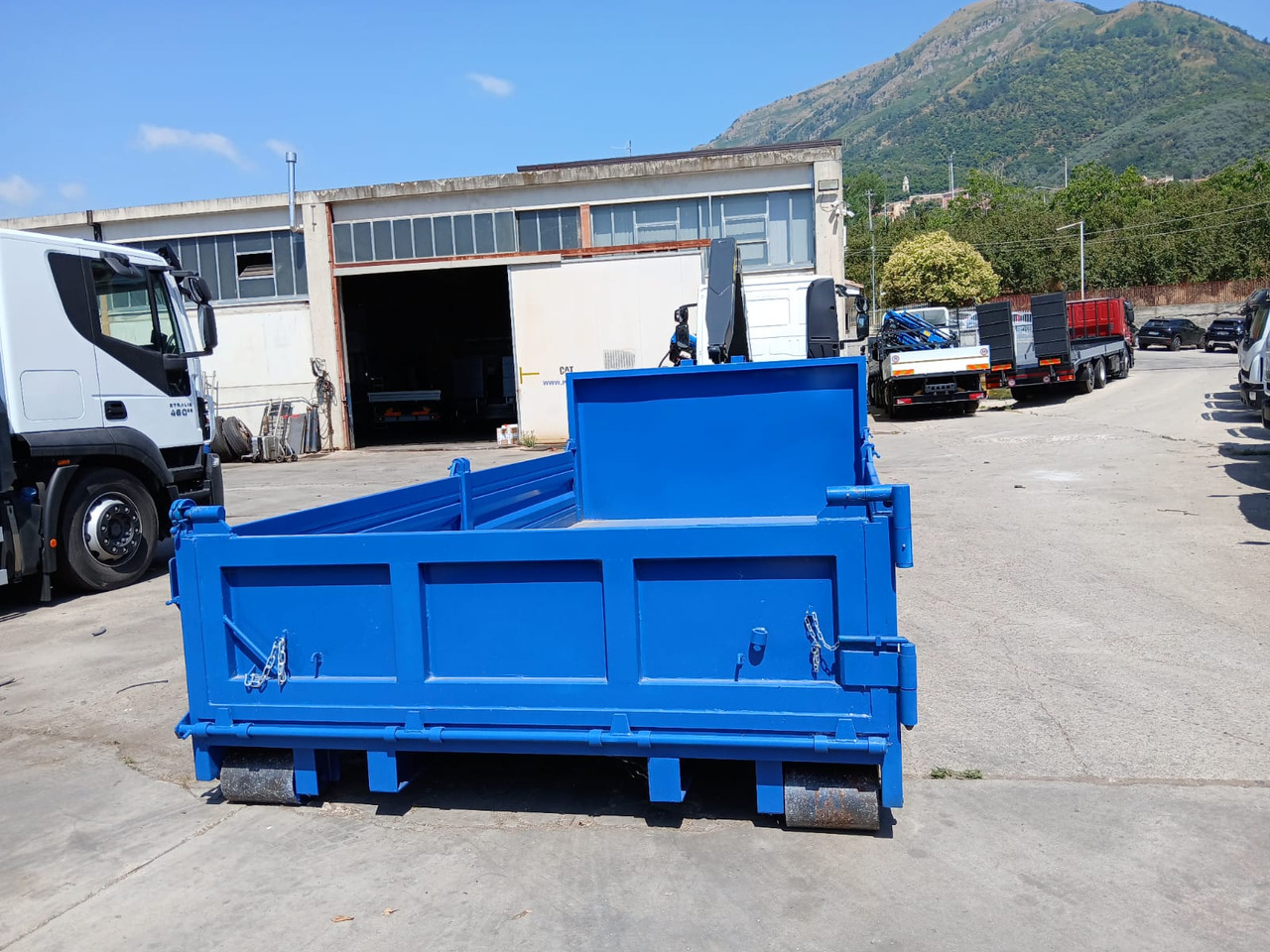 IVECO EUROCARGO 190EL25 - Kotalni prekucni tovornjak: slika 4 IVECO EUROCARGO 190EL25 - Kotalni prekucni tovornjak: slika 4