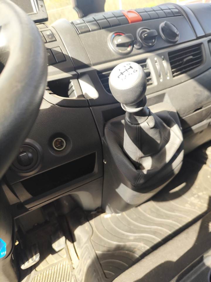 IVECO EUROCARGO 75-160 - Tovornjak z dvigalom: slika 4 IVECO EUROCARGO 75-160 - Tovornjak z dvigalom: slika 4