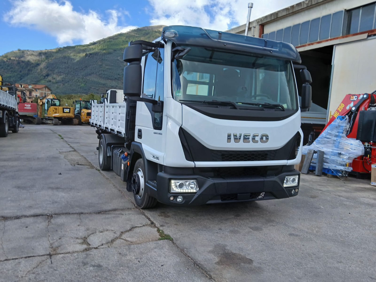 IVECO EUROCARGO 75-210 - Tovornjak prekucnik: slika 3 IVECO EUROCARGO 75-210 - Tovornjak prekucnik: slika 3
