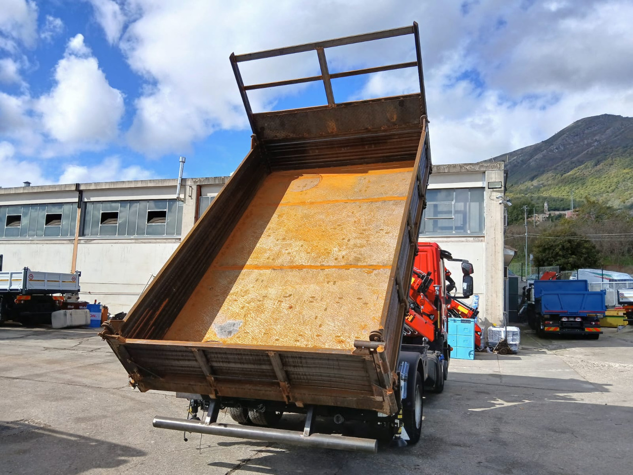 IVECO EUROCARGO 80-190 - Tovornjak z dvigalom: slika 5 IVECO EUROCARGO 80-190 - Tovornjak z dvigalom: slika 5