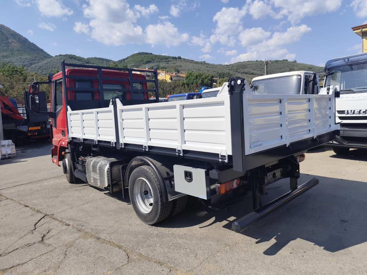 IVECO EUROCARGO 80-190 - Tovornjak-šasija: slika 4 IVECO EUROCARGO 80-190 - Tovornjak-šasija: slika 4