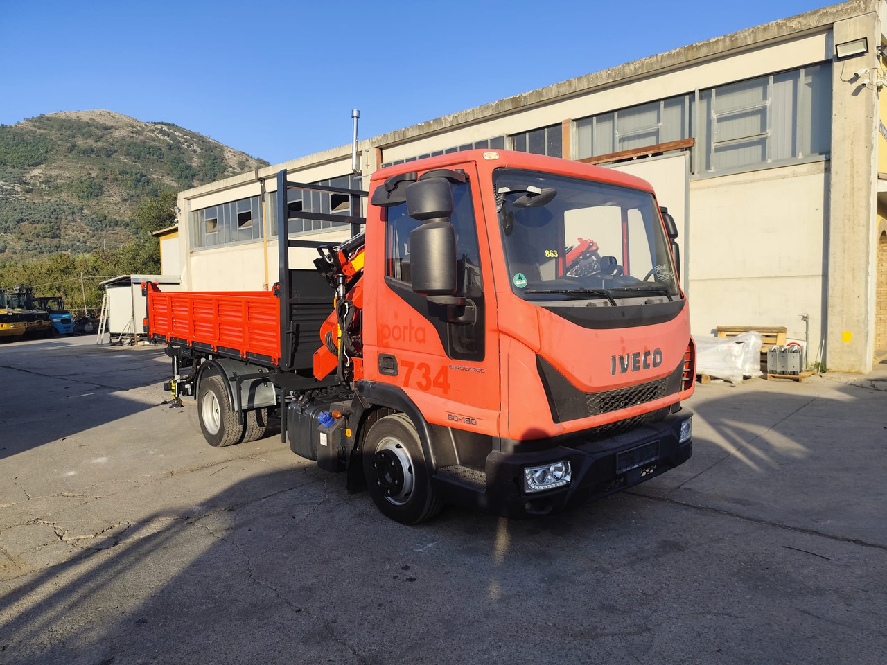 IVECO EUROCARGO 80-190 - Tovornjak z dvigalom: slika 1 IVECO EUROCARGO 80-190 - Tovornjak z dvigalom: slika 1