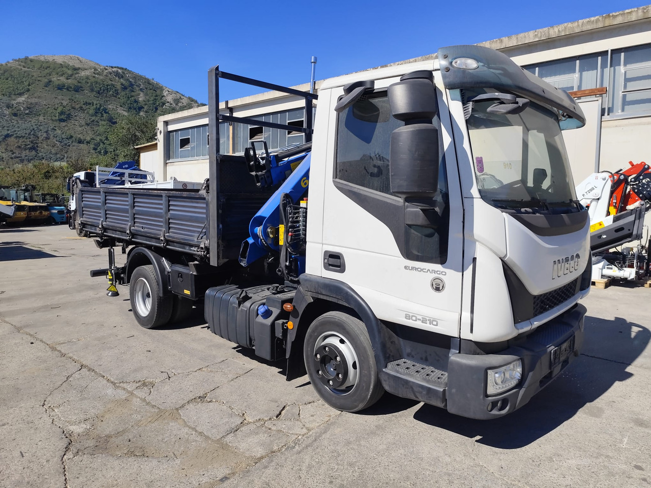 Tovornjak z dvigalom, Tovornjak prekucnik IVECO EUROCARGO 80-210: slika 35 Tovornjak z dvigalom, Tovornjak prekucnik IVECO EUROCARGO 80-210: slika 35