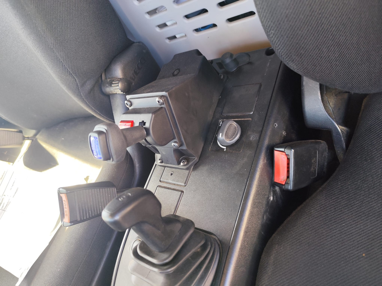 Tovornjak z dvigalom, Tovornjak prekucnik IVECO EUROCARGO 80-210: slika 48 Tovornjak z dvigalom, Tovornjak prekucnik IVECO EUROCARGO 80-210: slika 48