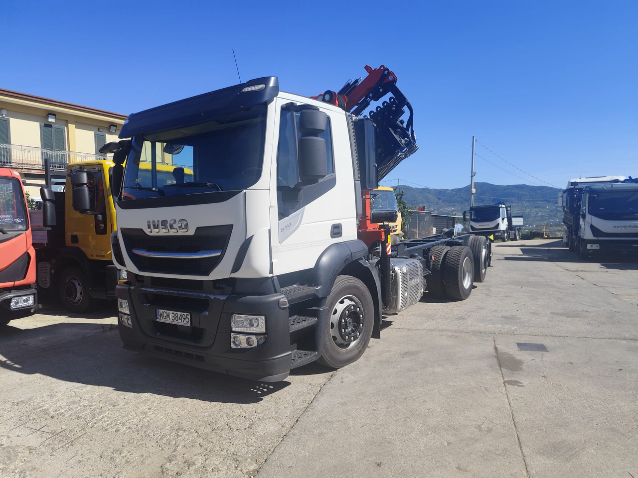 IVECO STRALIS AD 260S31 XP - Tovornjak z dvigalom: slika 1 IVECO STRALIS AD 260S31 XP - Tovornjak z dvigalom: slika 1