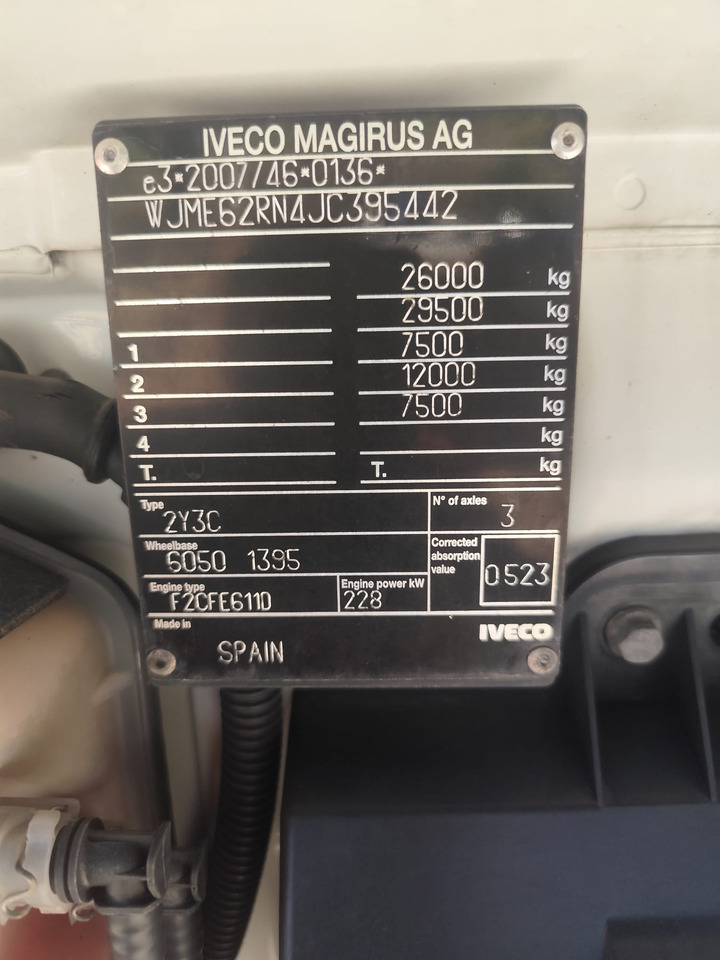 IVECO STRALIS AD 260S31 XP - Tovornjak z dvigalom: slika 2 IVECO STRALIS AD 260S31 XP - Tovornjak z dvigalom: slika 2