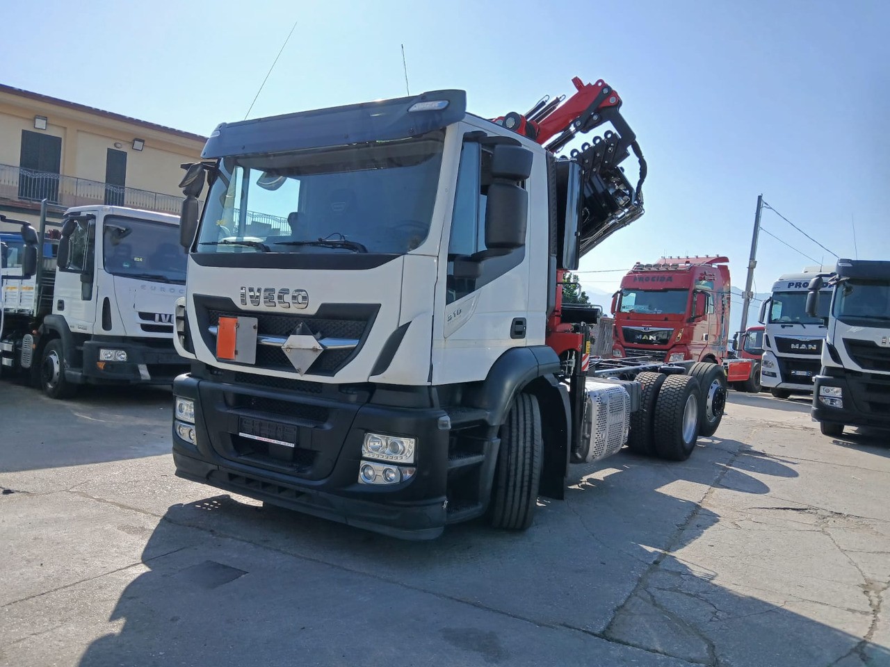 IVECO STRALIS AD 260S31 XP - Tovornjak z dvigalom: slika 1 IVECO STRALIS AD 260S31 XP - Tovornjak z dvigalom: slika 1
