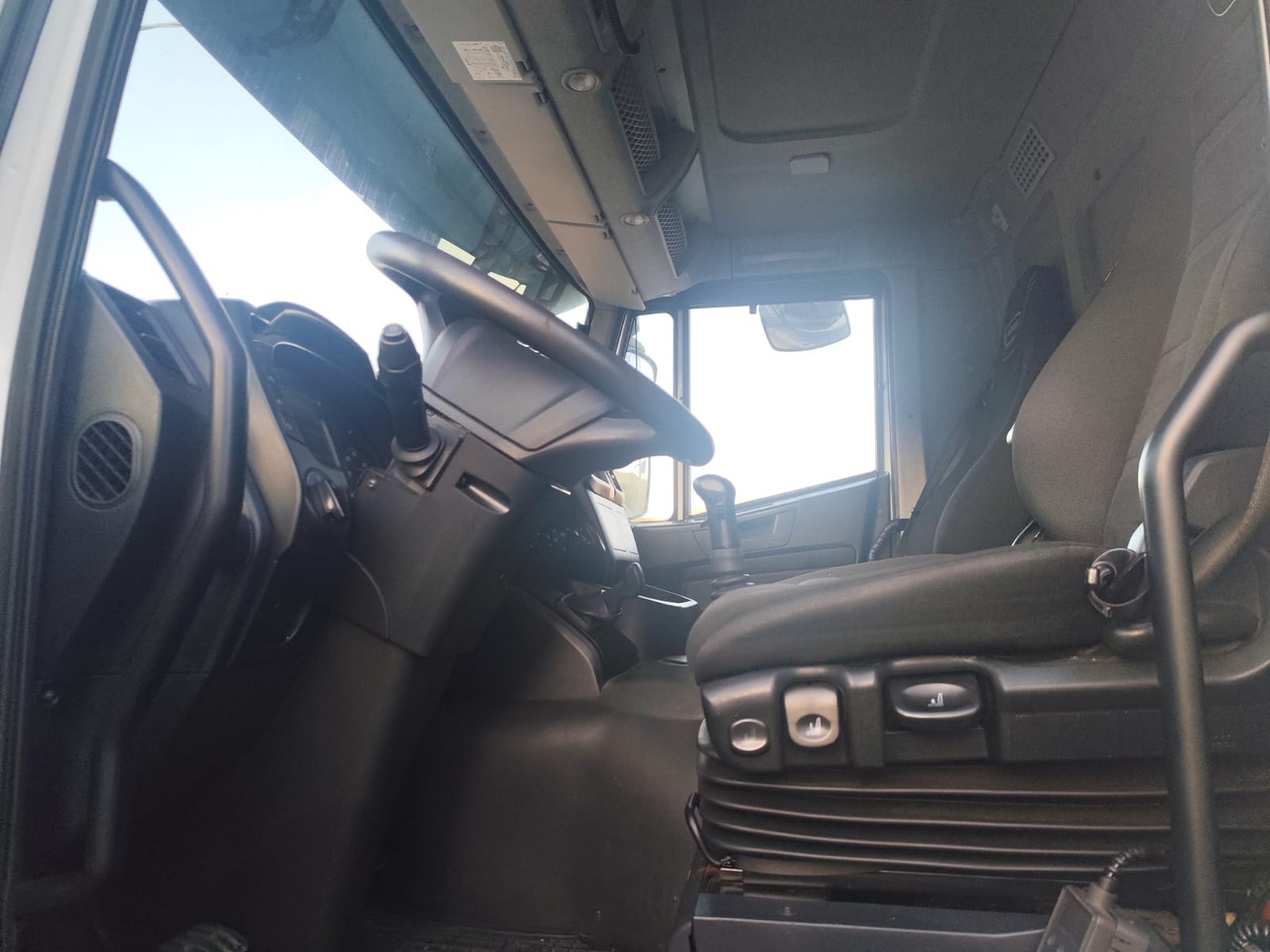 IVECO STRALIS AD 260S31 XP - Tovornjak-šasija: slika 2 IVECO STRALIS AD 260S31 XP - Tovornjak-šasija: slika 2