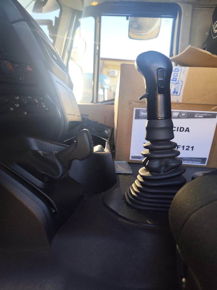 IVECO STRALIS AD 260S31 Y/P - Kotalni prekucni tovornjak: slika 4 IVECO STRALIS AD 260S31 Y/P - Kotalni prekucni tovornjak: slika 4