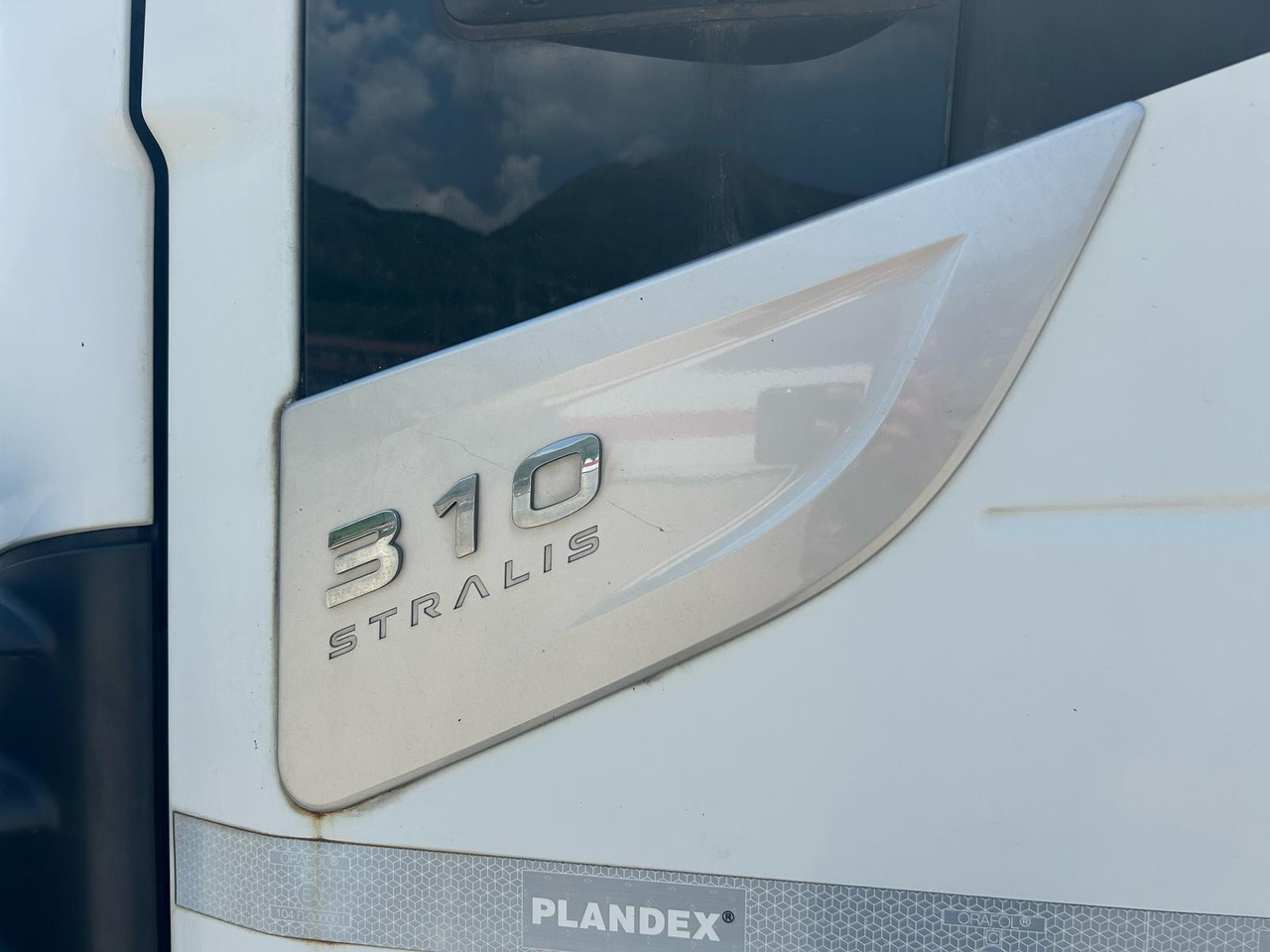IVECO STRALIS AD 260S31 Y/P - Tovornjak prekucnik, Tovornjak z dvigalom: slika 2 IVECO STRALIS AD 260S31 Y/P - Tovornjak prekucnik, Tovornjak z dvigalom: slika 2