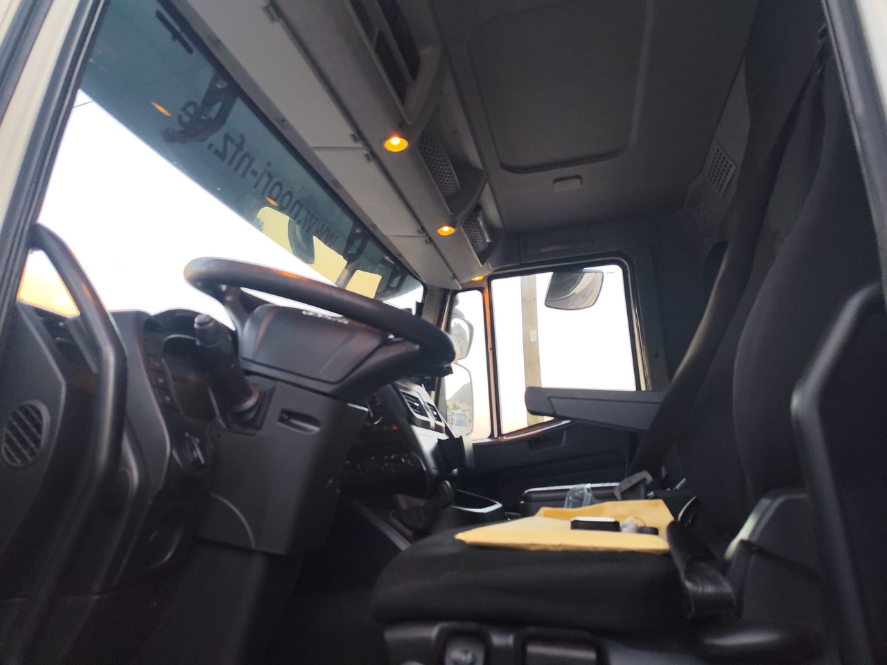 IVECO STRALIS AS 260S46 - Tovornjak s kesonom: slika 4 IVECO STRALIS AS 260S46 - Tovornjak s kesonom: slika 4