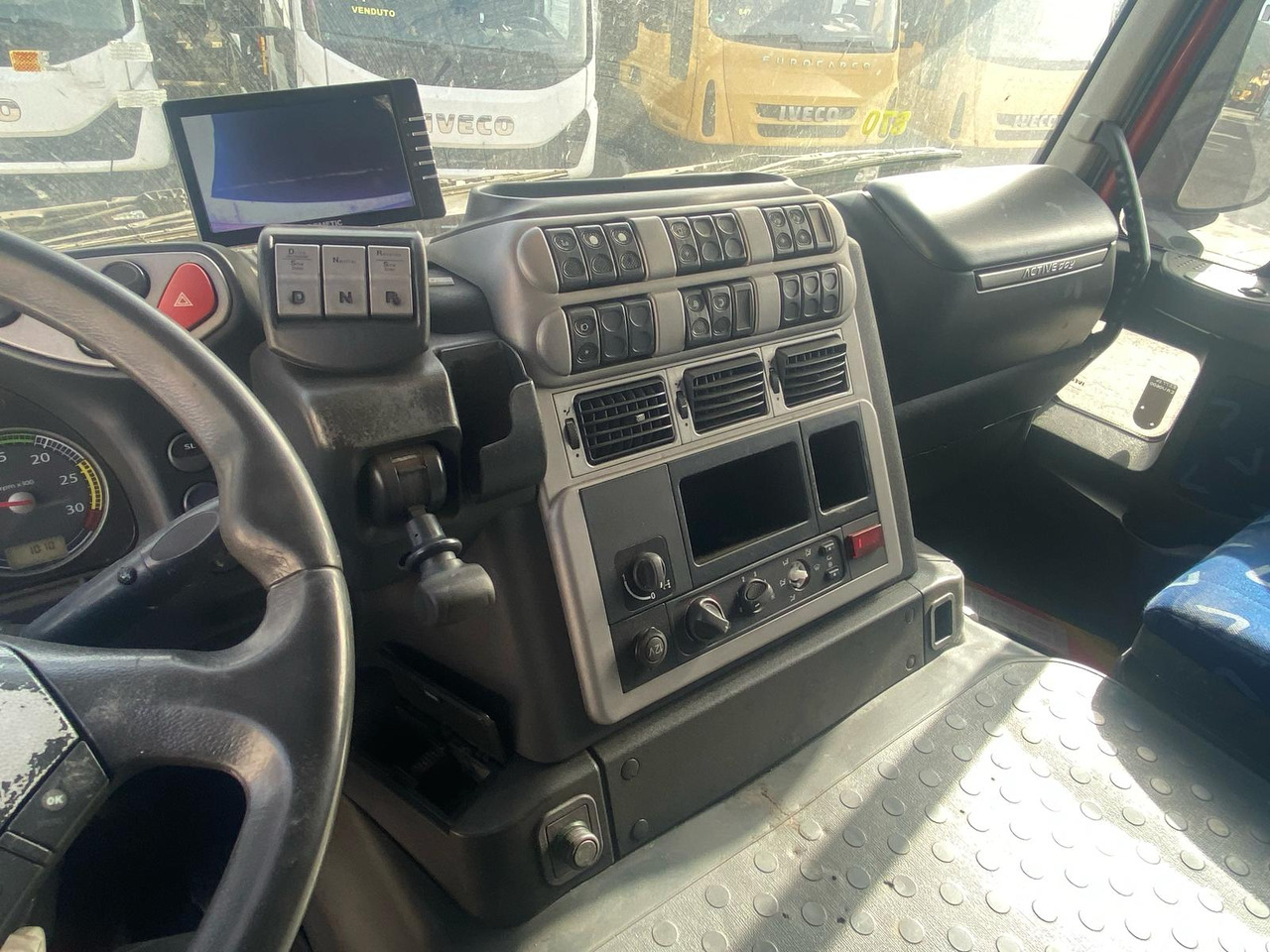 Tovornjak s kesonom IVECO STRALIS CUBE 260S31: slika 32