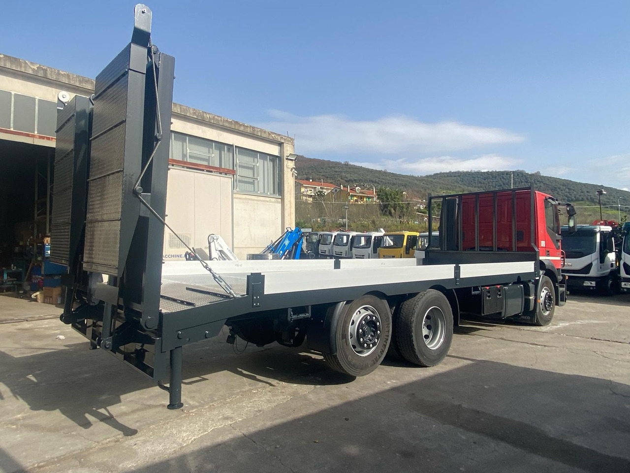 Tovornjak s kesonom IVECO STRALIS CUBE 260S31: slika 18