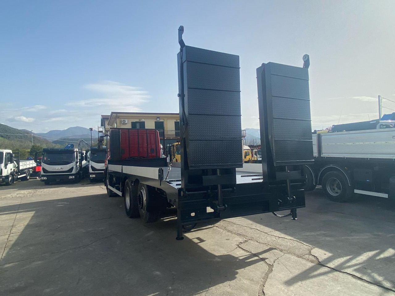 Tovornjak s kesonom IVECO STRALIS CUBE 260S31: slika 24
