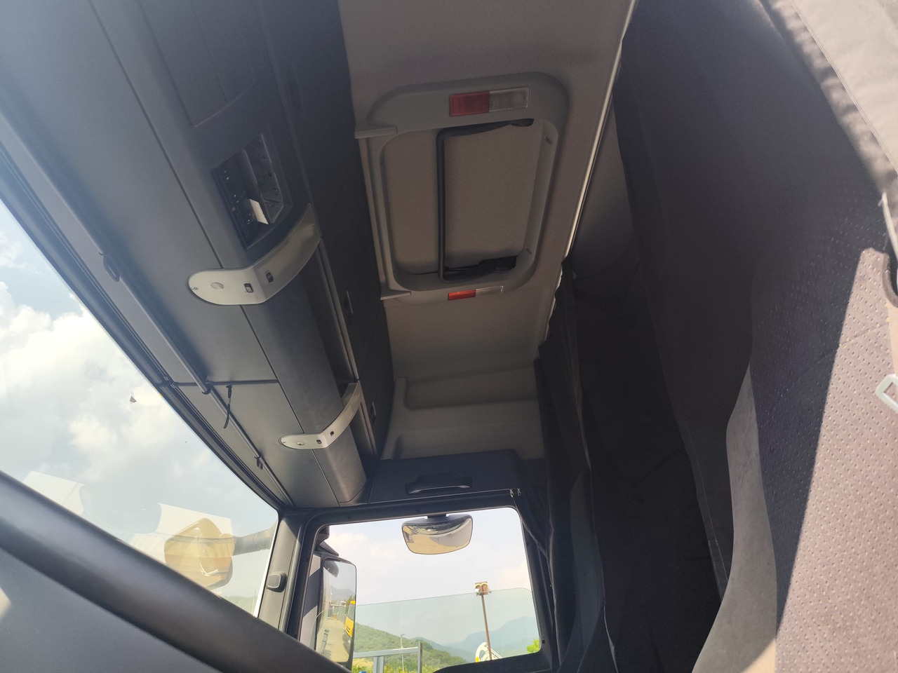 Tovornjak s kesonom MAN TGX 26.440: slika 9