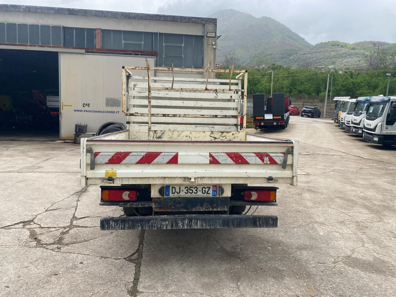 RENAULT MAXITY 140 DXI - Tovornjak s kesonom: slika 2 RENAULT MAXITY 140 DXI - Tovornjak s kesonom: slika 2