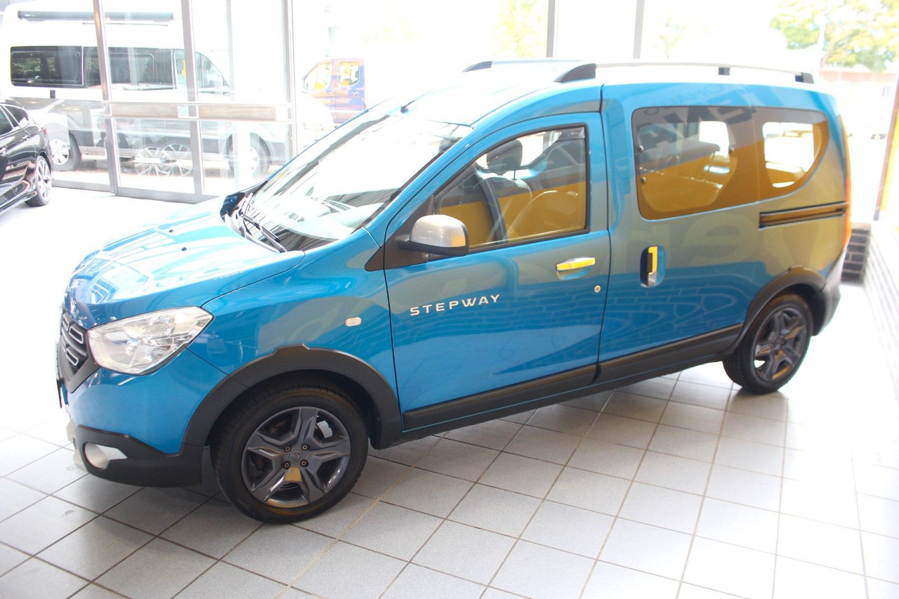 Dacia Dokker Stepway Celebration Navi Bluetooth AHK - Potniški kombi: slika 5 Dacia Dokker Stepway Celebration Navi Bluetooth AHK - Potniški kombi: slika 5