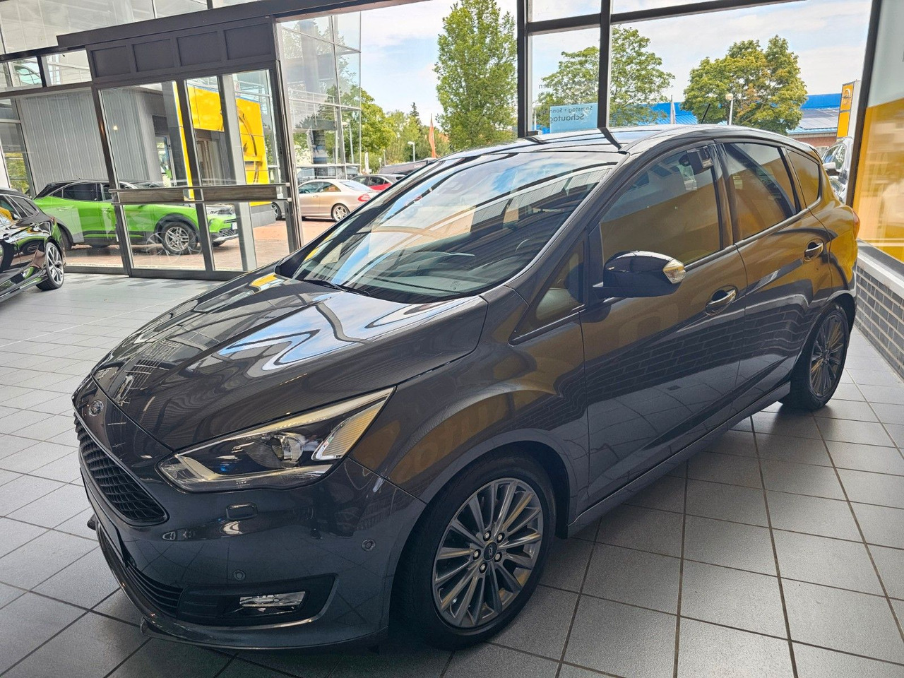 Ford C-MAX 1.5 Sport Automatik Bi-Xenon Navi Standhzg - Potniški kombi: slika 4 Ford C-MAX 1.5 Sport Automatik Bi-Xenon Navi Standhzg - Potniški kombi: slika 4