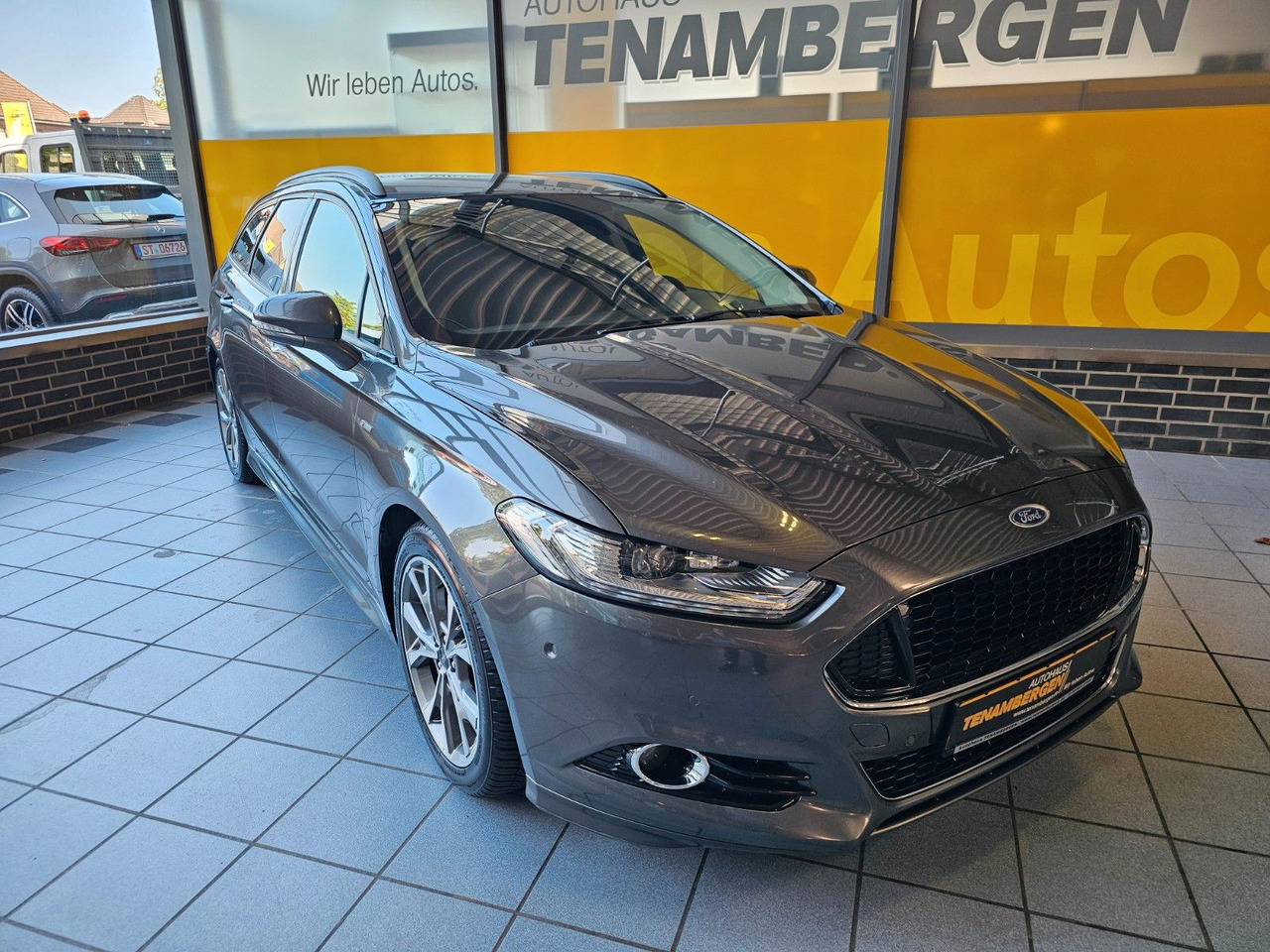 Ford Mondeo Turnier ST-Line LED Scheinwerfer - Avtomobil: slika 2 Ford Mondeo Turnier ST-Line LED Scheinwerfer - Avtomobil: slika 2