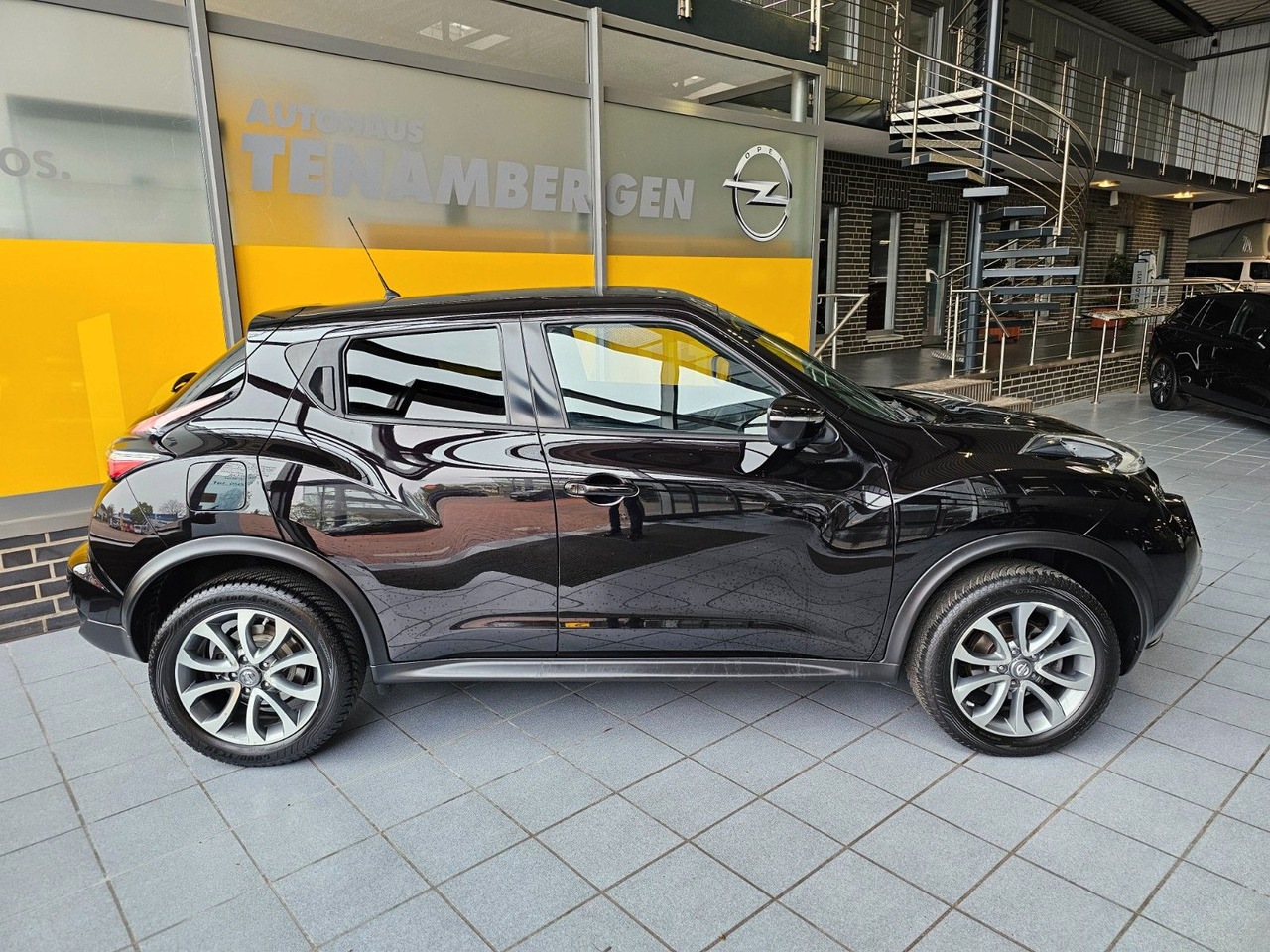 Nissan Juke 1.2 DIG-T 360 / Navi / Ganzjahresreifen - SUV: slika 3 Nissan Juke 1.2 DIG-T 360 / Navi / Ganzjahresreifen - SUV: slika 3