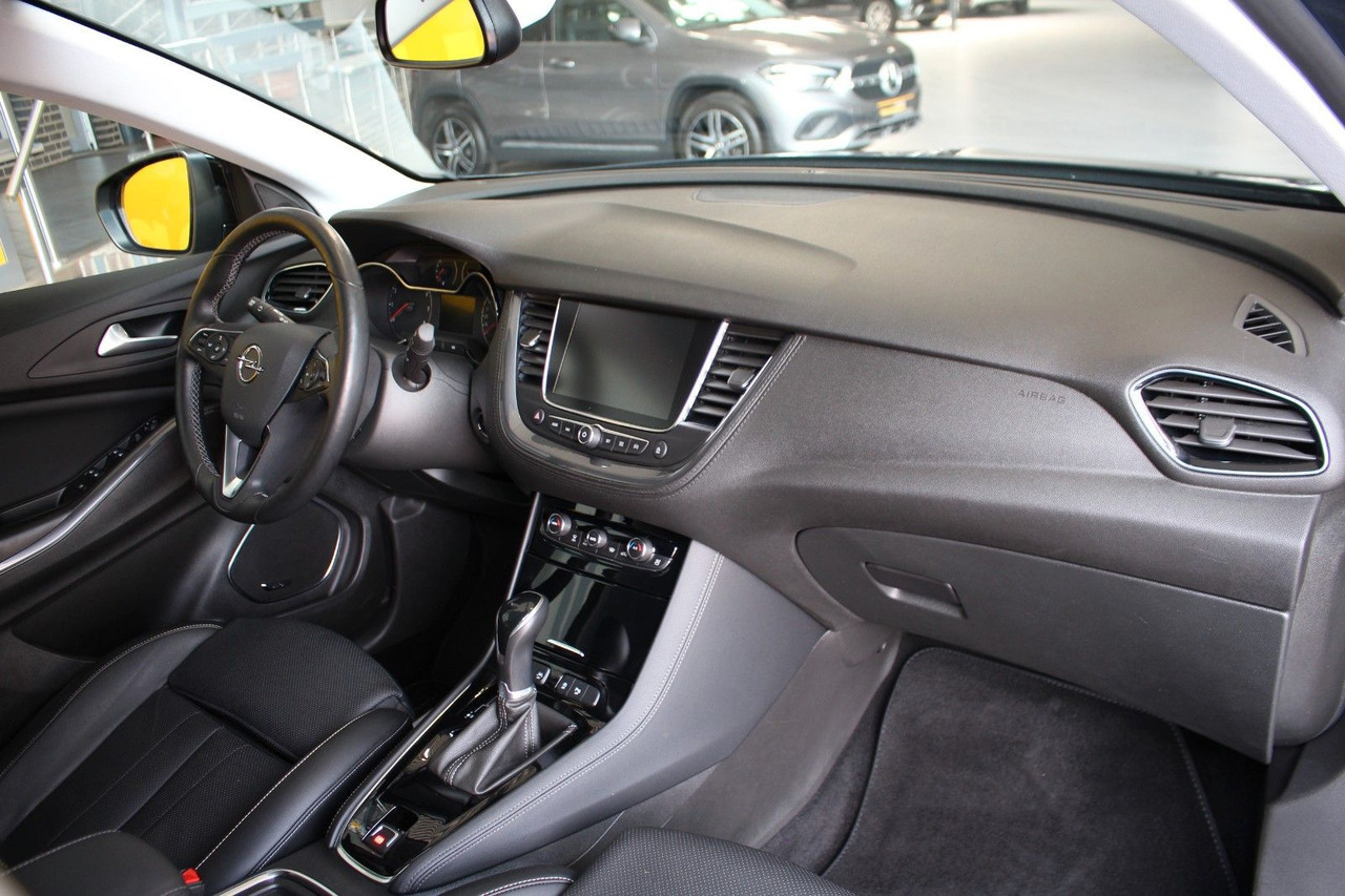 Opel Grandland X Ultimate Leder Navi Sitzlüftung AHK - SUV: slika 5 Opel Grandland X Ultimate Leder Navi Sitzlüftung AHK - SUV: slika 5