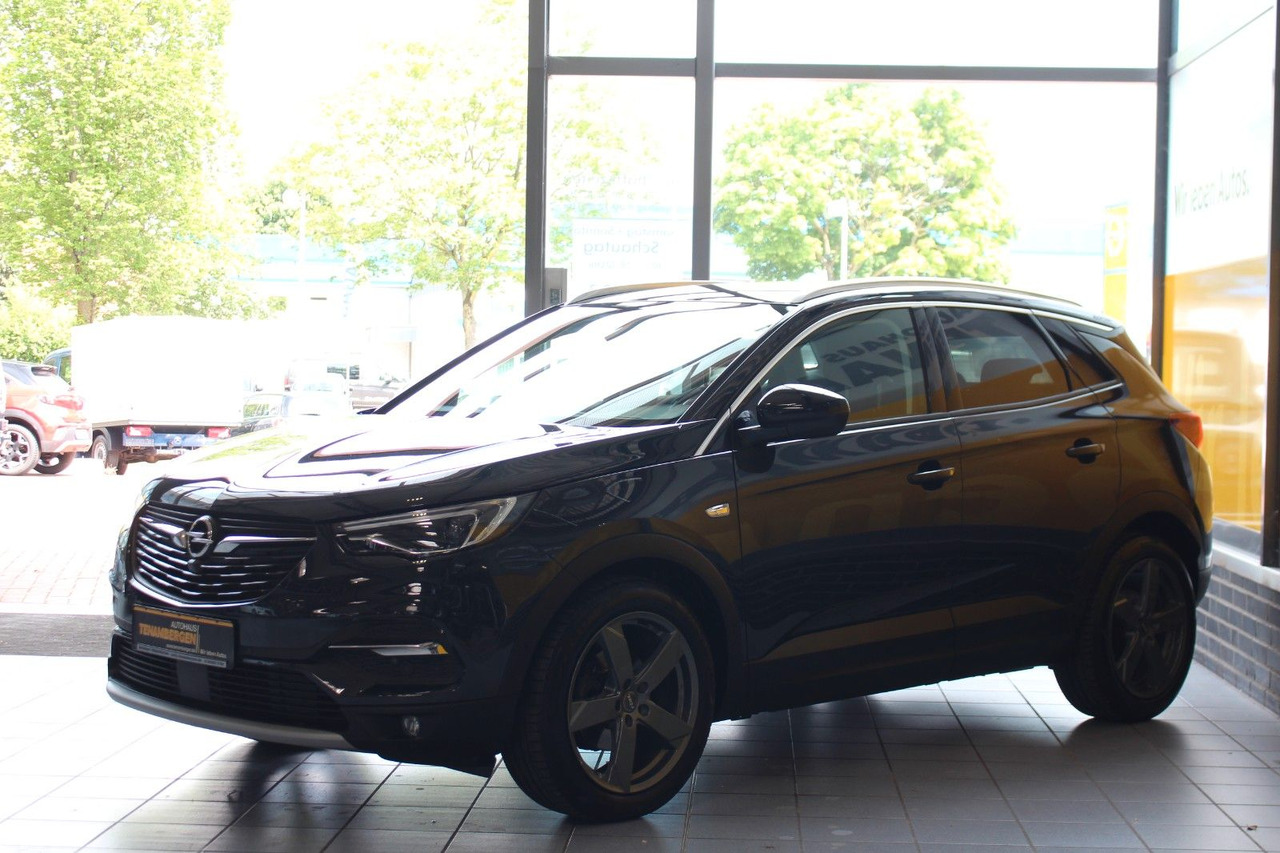 Opel Grandland X Ultimate Leder Navi Sitzlüftung AHK - SUV: slika 4 Opel Grandland X Ultimate Leder Navi Sitzlüftung AHK - SUV: slika 4