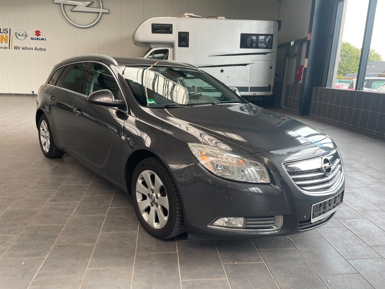 Opel Insignia A Sports Tourer 150 Jahre Opel AHK - Karavan: slika 1 Opel Insignia A Sports Tourer 150 Jahre Opel AHK - Karavan: slika 1