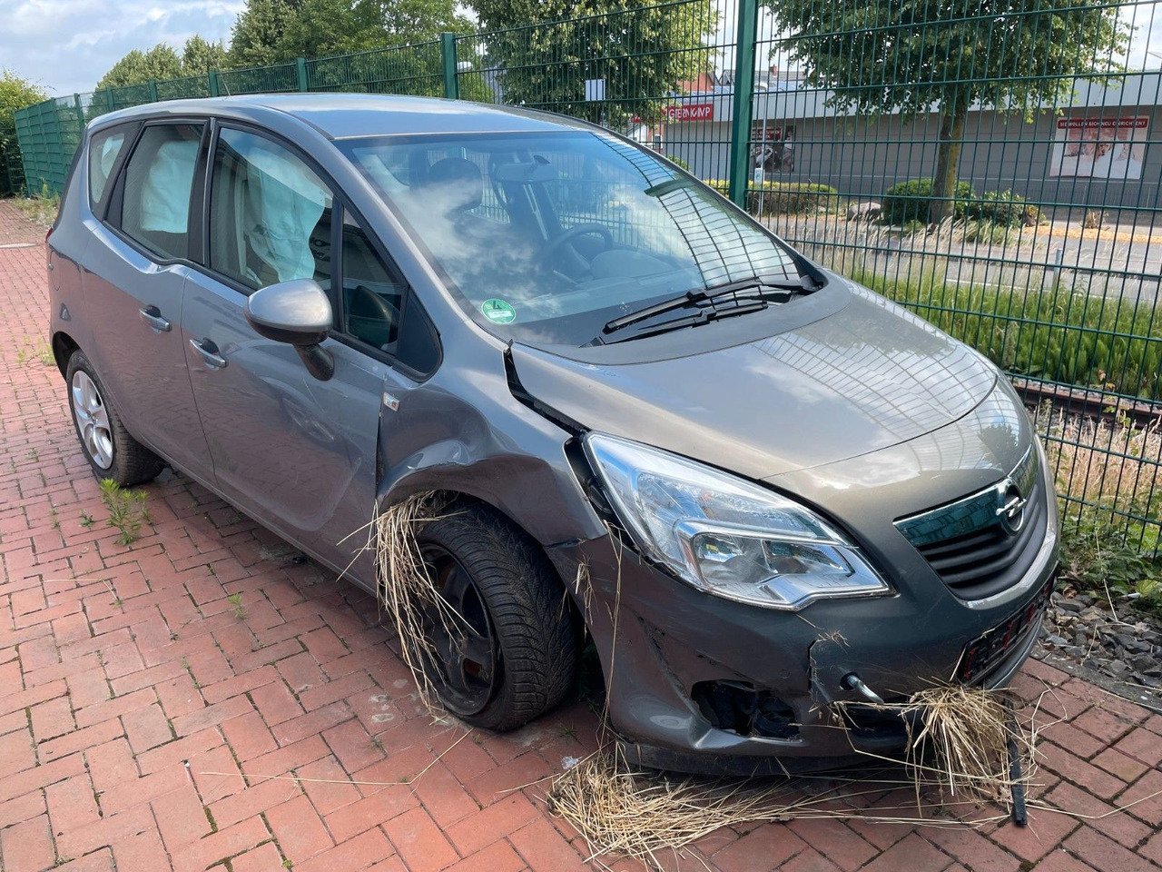 Opel Meriva B Edition - Potniški kombi: slika 1 Opel Meriva B Edition - Potniški kombi: slika 1