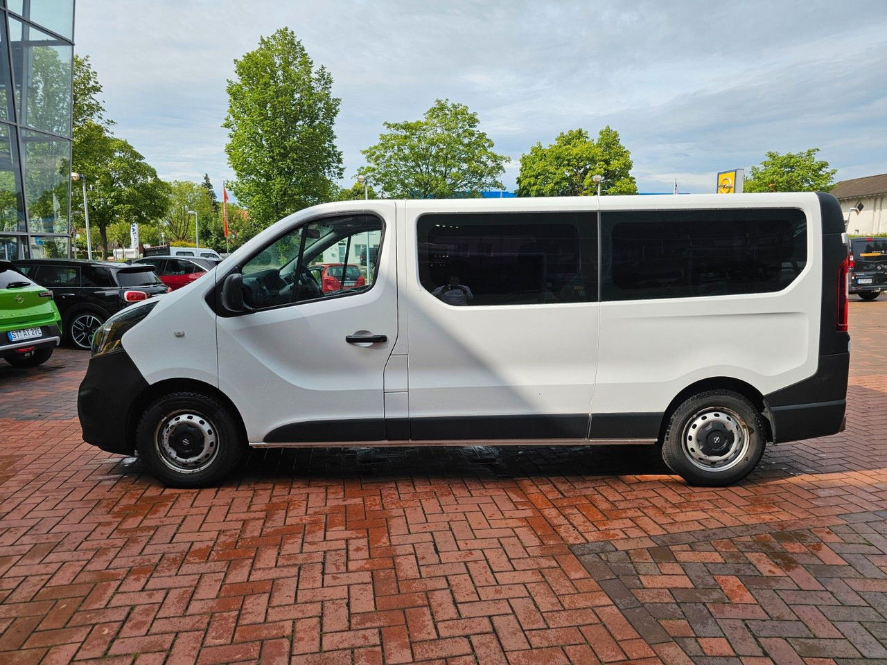 Opel Vivaro B Combi Bus L2H1 2,9t AHK - Potniški kombi: slika 2 Opel Vivaro B Combi Bus L2H1 2,9t AHK - Potniški kombi: slika 2