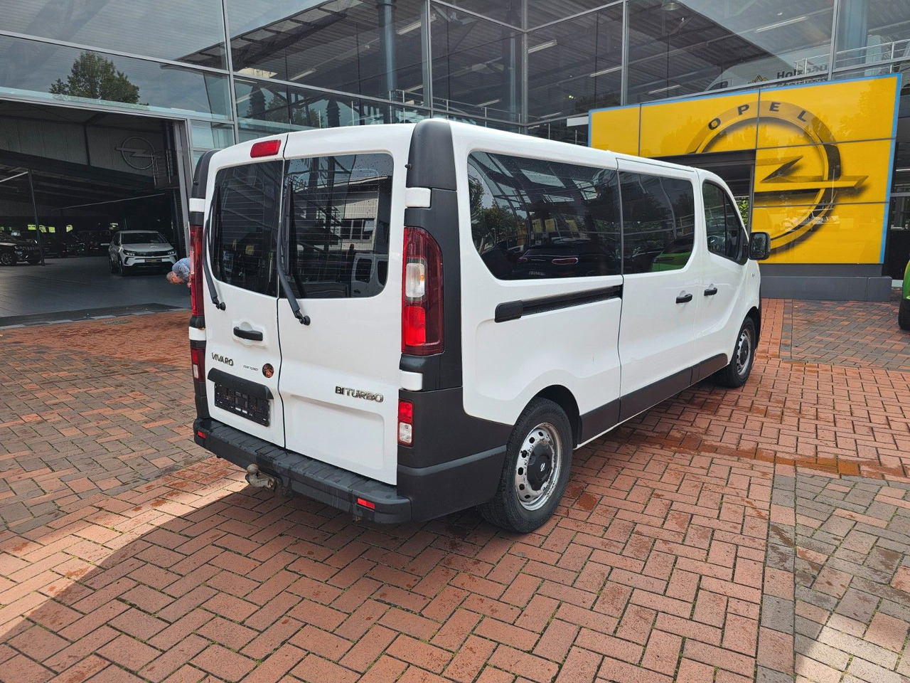 Opel Vivaro B Combi Bus L2H1 2,9t AHK - Potniški kombi: slika 4 Opel Vivaro B Combi Bus L2H1 2,9t AHK - Potniški kombi: slika 4