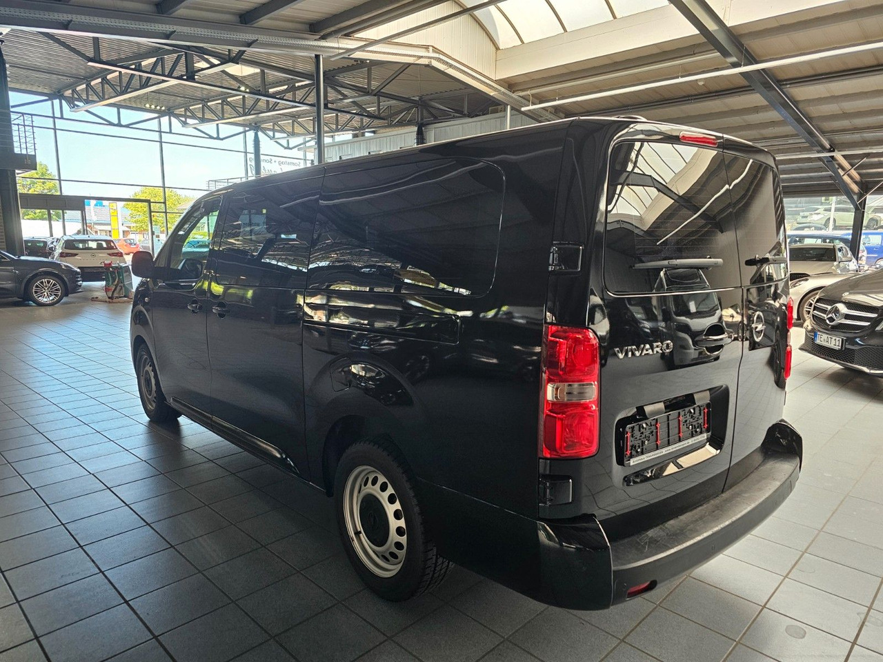 Opel Vivaro Kasten FlexSpace L DoKa Navi CarPlay DAB - Mali kombi, Dostavno vozilo z dvojno kabino: slika 3 Opel Vivaro Kasten FlexSpace L DoKa Navi CarPlay DAB - Mali kombi, Dostavno vozilo z dvojno kabino: slika 3
