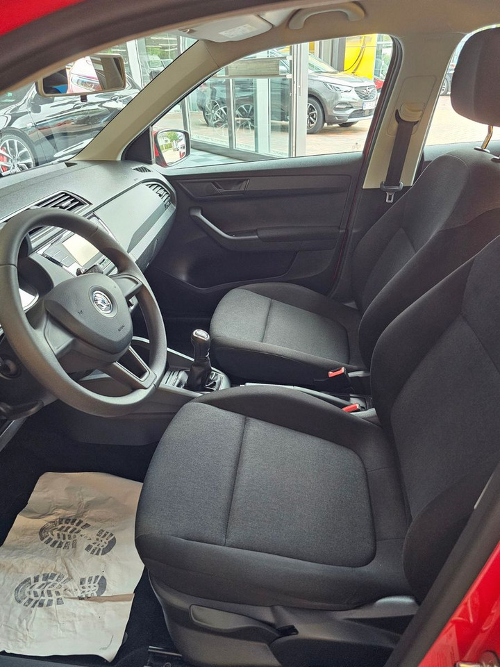 Skoda Fabia Cool Edition SHZ USB - Avtomobil: slika 4 Skoda Fabia Cool Edition SHZ USB - Avtomobil: slika 4