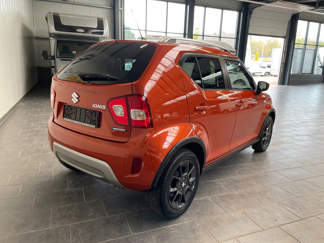 Suzuki Ignis 1.2 Comfort /Hybrid/Automatik/DAB/Navi - Avtomobil: slika 3 Suzuki Ignis 1.2 Comfort /Hybrid/Automatik/DAB/Navi - Avtomobil: slika 3